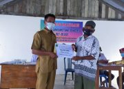 Kades Jaya Agung  Bagikan BLT Tahap 3 Ke Warga