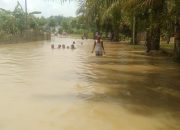 Jalan Penghubung Desa Bukit Indah Mengalami Banjir