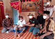 Menjelang Idul Fitri Kades Suka Jadi Berikan Santunan Pada Lanjut Usia dan Jumpo