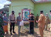 Cegah Lonjakan Kasus Covid-19, Pemdes TAS serahkan Tempat Cuci Tangan dan Masker