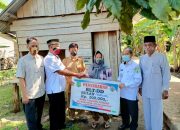 Pemdes Tanjung Durian bagikan BLT-DD kepada Warga Kurang Mampu