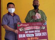 Warga Desa 108 Terima BLT-DD Periode April