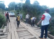 Kadis PU PR Muba Turun Langsung Cek Jembatan Yang Rusak Di Desa Kramat Jaya