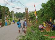 Semangat Waga Desa Jirak Memperingati HUT RI Ke-76 dengan Gotong Royong Buat Gapura