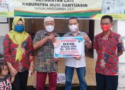 Pemdes Rako Bagikan BLT-DD Secara “Door To Door” Kepada 83 KPM Warga Kurang Mampu