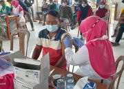 Maysarakat Desa Karang Tirta Beserta Pemdes Antusias Mengikuti Vaksinasi Masal