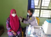 Masyarakat Desa Sukalali Beserta Pemdes Antusias Mengikuti Vaksinasi Masal