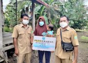 Pemdes Ringin Agung Serahkan BLT-DD Periode Bulan Juni 2021