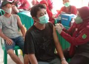 Masyarakat Nusa Serasan Antusias Mengikuti Vaksinasi Masal