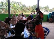 Koramil 0401-04 Dan Polsek Bayung Lincir Berikan Pelayanan Vaksin Di Desa Mangsang