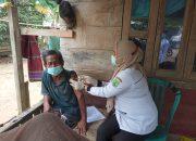 Pelaksanaan Suntik Vaksin Dosis 1 & 2 Lansia Secara Door To Door Di Desa Bukit Selabu