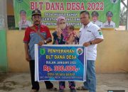 Dua Hari Sebelum Berakhir Ramadhan, Pemdes Muara Bahar Salurkan BLT-DD Periode Januari-Maret 2022