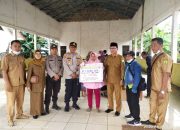 Pemdes Tanjung Agung Barat Serahkan BLT-DD Tahap II