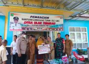 Pemdes Ulak Teberau Salurkan BLT-DD Tahap II, Langsung Laksanakan Vaksin Bagi Penerima BLT-DD Dan Warga