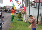 Pemdes Tebing Bulang Bagikan Umbul-umbul Kepada Masyarakat Desa Dalam Rangka Memperingati HUT RI Ke-77
