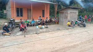 Pemdes Mangsang Adakan Kegiatan Gotong Royong Perbaikan Jalan Menuju SD N 2 Mangsang 