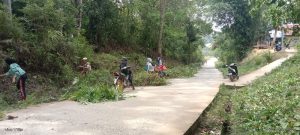 Pemdes Sungai Dua Adakan Kegiatan Gotong Royong Pembersihan Lingkungan Desa