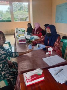 Pemdes Karang Sari Adakan Posyandu Lansia