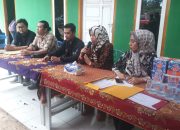 Mata Berlinang “Suprasihatin” Jumpa Pers Bersama Awak Media Dan Masyarakat