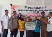 Pemdes Sialang Agung Salurkan BLT-DD Tahap IV Untuk Bulan Oktober – Desember 2022 Sebanyak 78 KPM