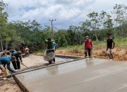 Warga Desa Simpang Bayat Terima  Jalan Cor Beton Dari Pemkab 