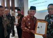 Kepala Desa Jirak Terima Penghargaan Dalam Rangka Desa Mandiri