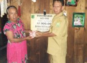 Sebanyak 28 KPM Desa Setia Jaya Menerima BLT-DD Tahap 1 Bulan Januari-Maret 2023