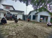 Pemdes Letang Adakan Kegitan Jum’at Bersih Di Halaman Kantor Desa