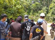 Ratusan Warga Kramat Jaya Portal Akses Jalan PT.CBS