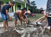 Pemdes Jaya Agung Gotong-royong Perbaiki Jalan Menuju Sekolah Paud