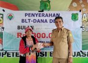 Kades Purwo Agung Salurkan BLT-DD Tahap III Bulan Juli Dan Agustus 2023 Sebanyak 23 KPM Pada Keluarga Kurang Mampu