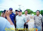 PJ Bupati Sandi Pahlepi, kunjungi ruas jalan rusak akibat banjir banjir