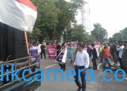 Azmi CS unjuk rasa Desak DPRD evaluasi SK Sekda Muba H Apriyadi Mahmud