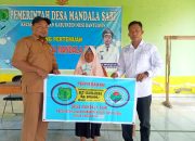 Kades Mandala Sari Kembali Salurkan BLT-DD Periode Bulan Juni-Juli Tahun 2024 Kepada 16 KPM Pada Keluarga Kurang Mampu