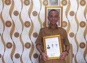 Kades Lumpatan II Terima Penghargaan Desa Mandiri Dari Menteri Desa Pembangunam Daerah Tertinggal Dan Transmigrasi