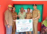 Pemdes Danau Cala Bagikan BLT-DD Triwulan III