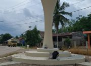 Desa Pangkalan Jaya Bangun Tugu Kapal Layar