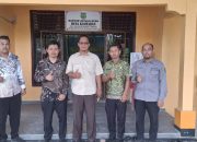 Pemdes Kasmaran Bagikan Hewan Ternak Sapi Dalam Kegiatan Ketahanan Pangan Kepada Kelompok Peternak