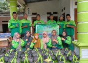 Pemdes Bumi Agung Bagikan Sembako Pada Kaum Dhuafa 