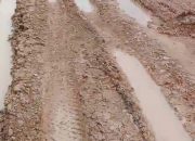 Kondisi Jalan Penghubung Dari Desa Tanjung Raya Ke Desa Suka Damai SP 2 Rusak Parah