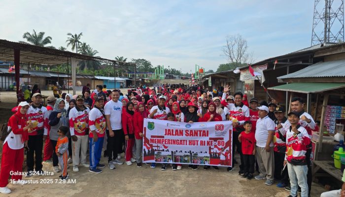 Peserta Jalan Santai Di Desa Beji Mulyo Membludak Dalam Rangka Memeriahkan HUT RI Ke 80 Tahun 2025