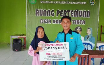 Pemdes Karang Tirta Salurkan BLT-DD Tahap Akhir Tahun 2025 Sebanyak 23 KPM